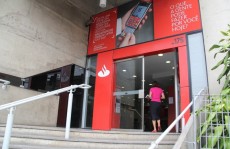Bancos privados de Mogi reabrem hoje