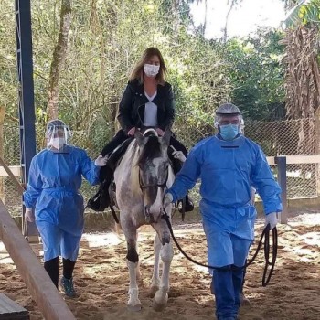 Apae de Mogi lança projeto no setor de Equoterapia