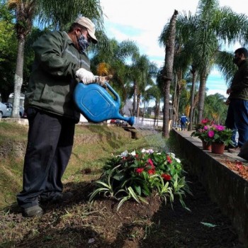 Trecho do córrego Tucunduva recebe obras de revitalização