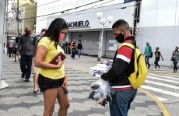 Prefeitura isenta comércio ambulante de taxas