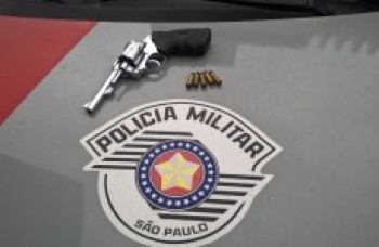 Polícia apreende dois revólveres em Itaquá