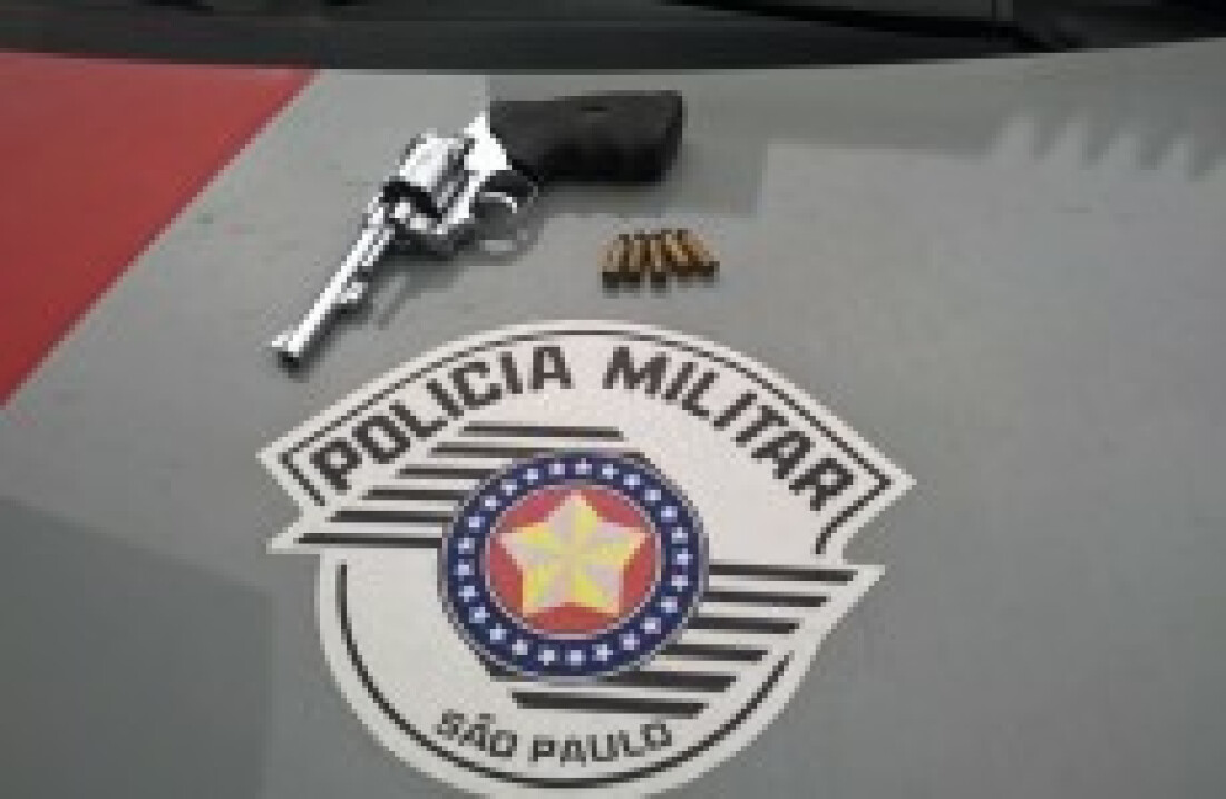 Polícia apreende dois revólveres em Itaquá
