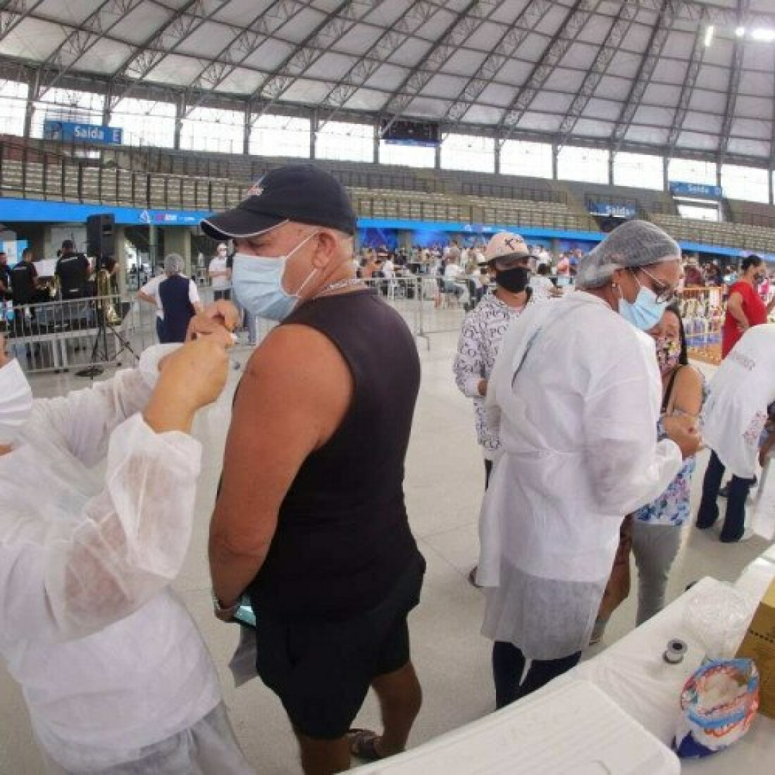 Pessoas de 40 a 45 vão receber 1ª dose da vacina nesta semana