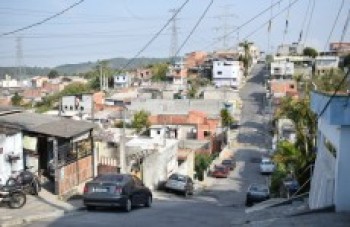 Convênio vai regularizar mais de 7 mil moradias