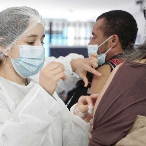 Moradores com 46 anos serão vacinados a partir das 8 horas