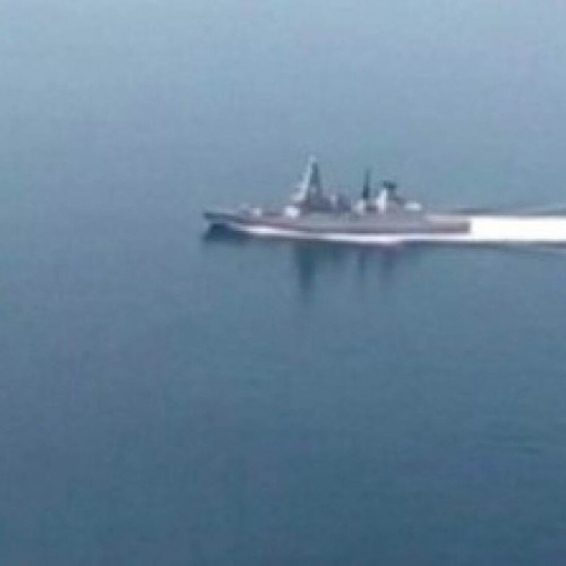 Rússia ameaça bombardear navio de guerra britânico