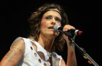 Zélia Duncan se apresenta em mogi