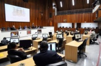 Projeto de lâmpadas entra em reta final