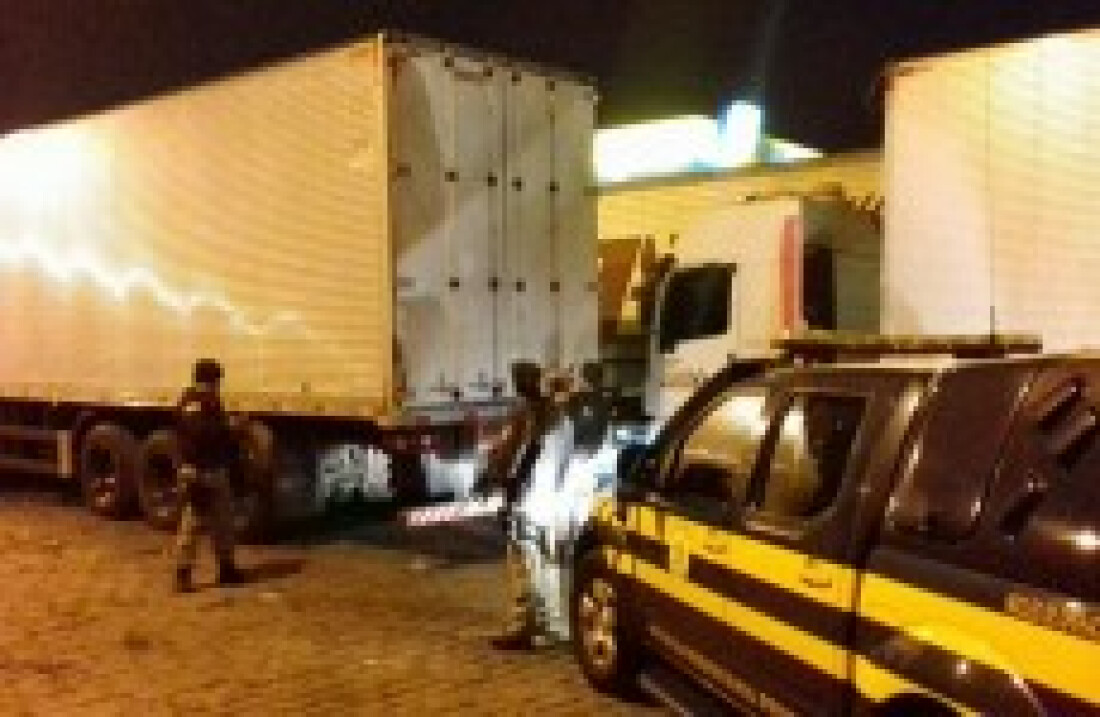 Polícia rodoviária localiza carreta: