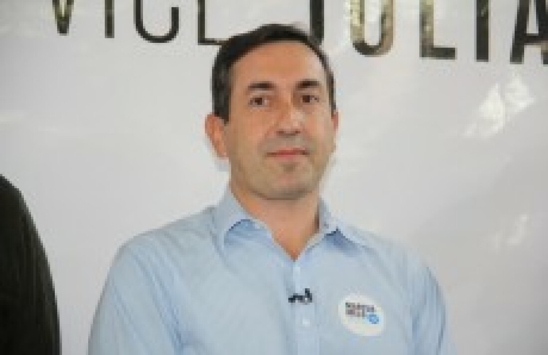 Candidatos a prefeito firmam compromissos com entidades