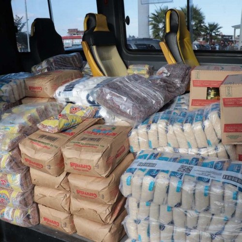 Vacinação solidária arrecada 2,3 toneladas de alimentos