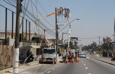 EDP faz troca da fiação na SP-66 em Suzano