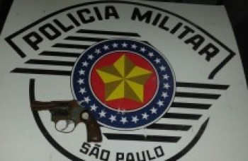 PM prende suspeitos de roubos na região