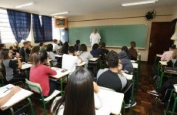 Escolas estaduais recebem matrículas de novos alunos