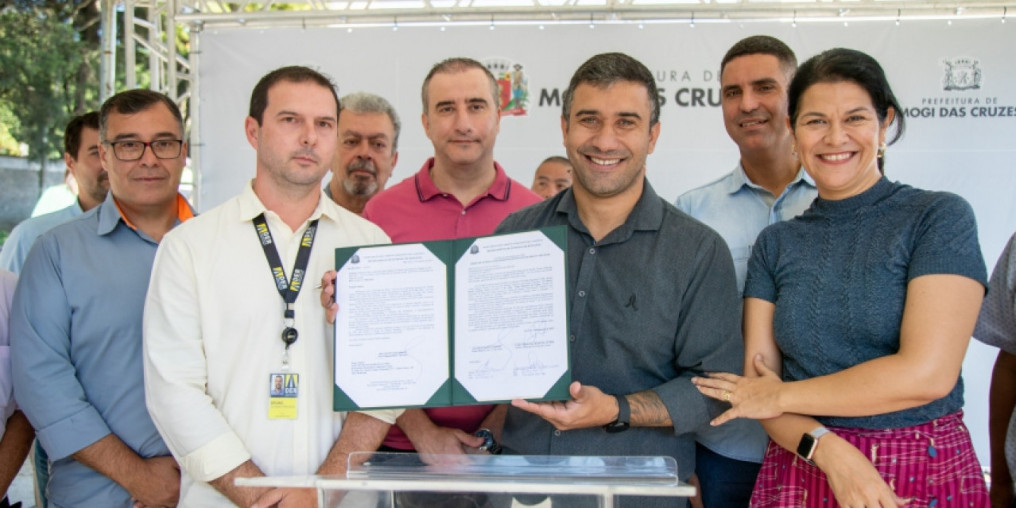 Prefeitura de Mogi faz entrega de estrada recuperada no Taboão