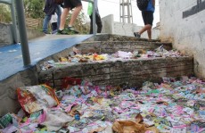 Municípios realizam a limpeza de santinhos e panfletos nas ruas