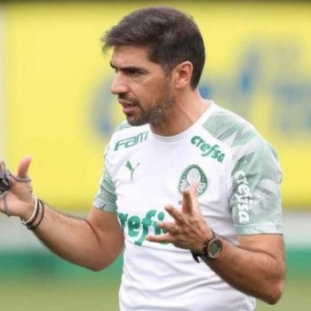 Palmeiras e Corinthians fazem dérbi da crise após eliminações