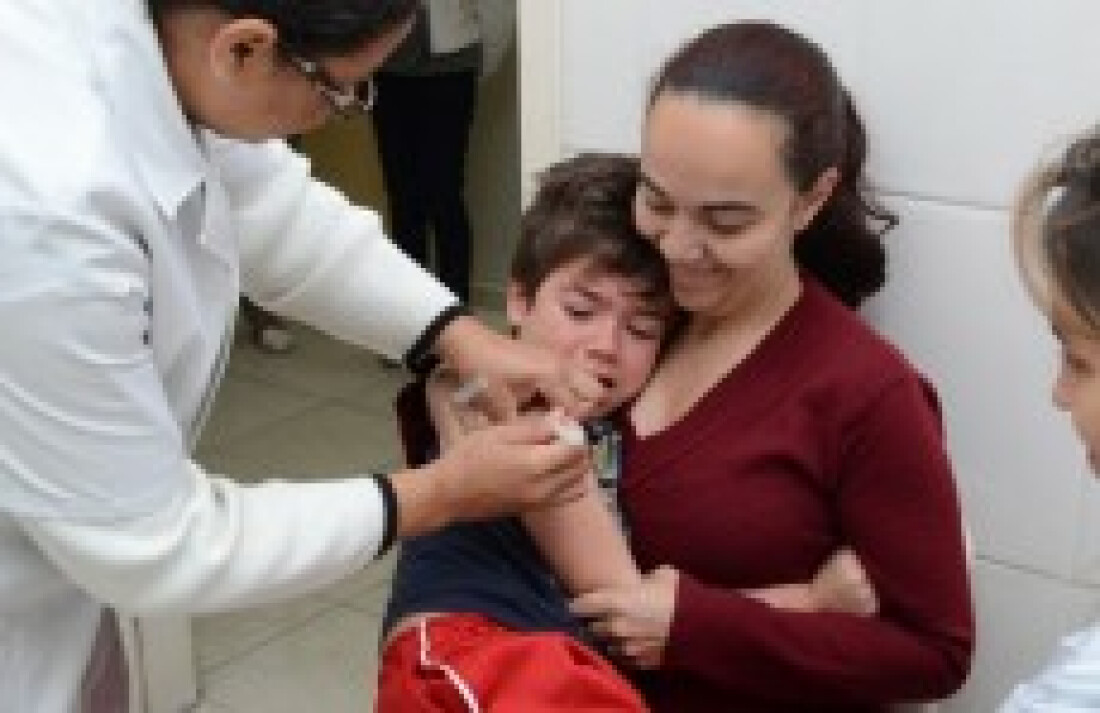Campanha vacina quase 3 mil crianças em Ferraz