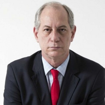 Ciro faz crítica a Lula e Bolsonaro em programa