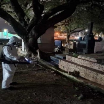 Zoonoses faz trabalho de prevenção no cemitério São Salvador