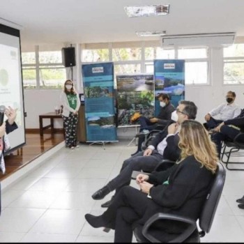 Prefeitura assina parcerias com a Fundação Florestal e o Iclei