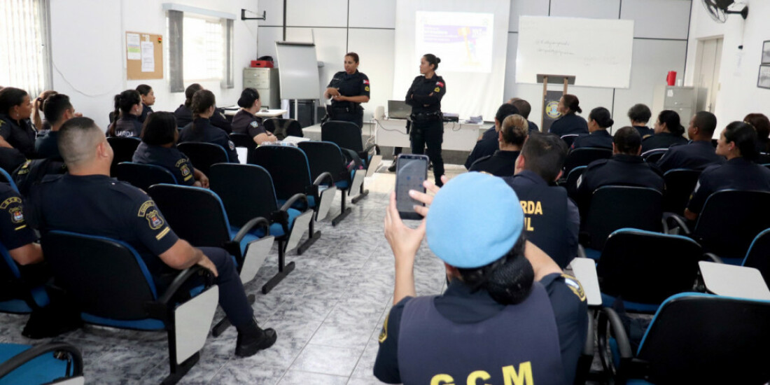 Patrulha capacita bares e restaurantes em Suzano