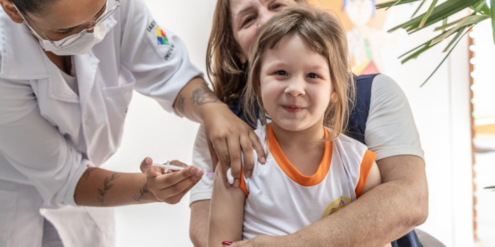 Guararema vai às escolas para aplicar "Super Vacina"