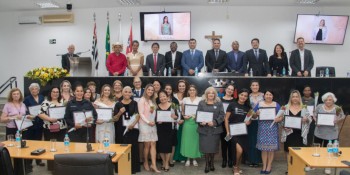Legislativo de Suzano homenageia mulheres