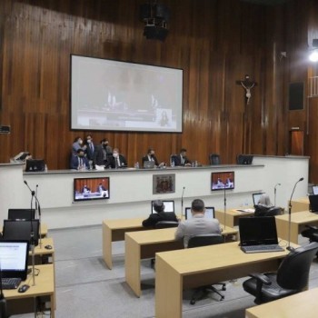 Vereadores pressionam Câmara Federal contra a taxa do lixo