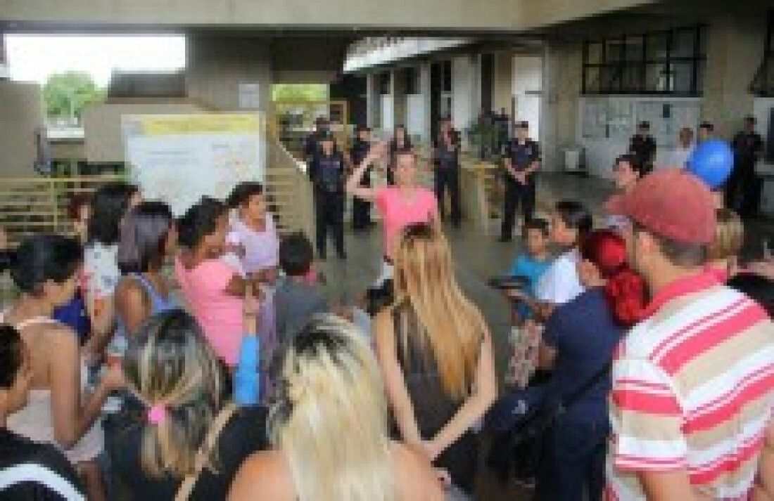 Prefeitura é alvo de protesto contra reintegração de posse