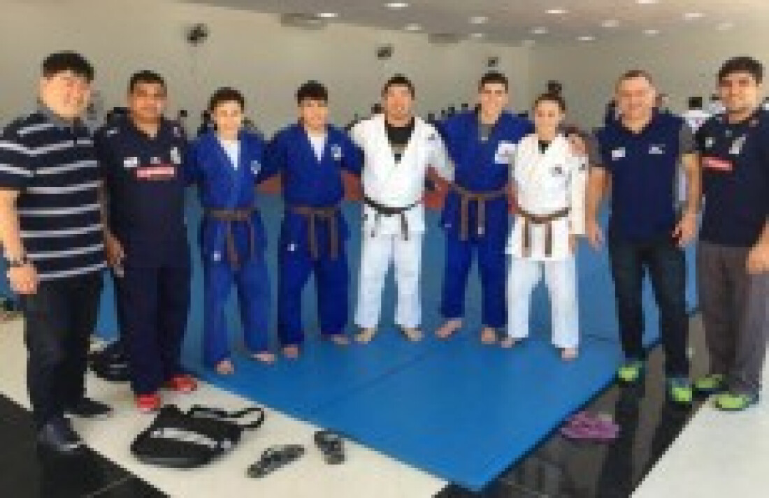 JCMC treina com equipe Sub-18