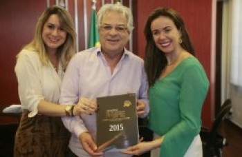 Borges recebe visita da presidente do IAPE