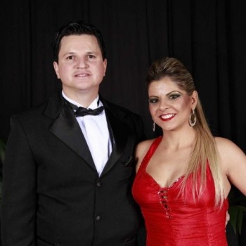 Um Brinde aos Casais