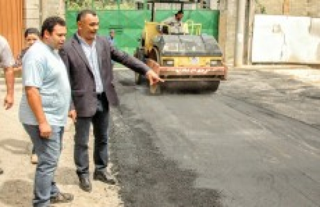 Izidro vistoria obras de pavimentação em Ferraz