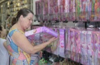 Procura por presente aumenta faltando três dias para feriado