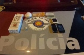 Duas são presas por tráfico: