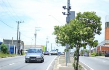 Motoristas infratores serão multados a partir de hoje