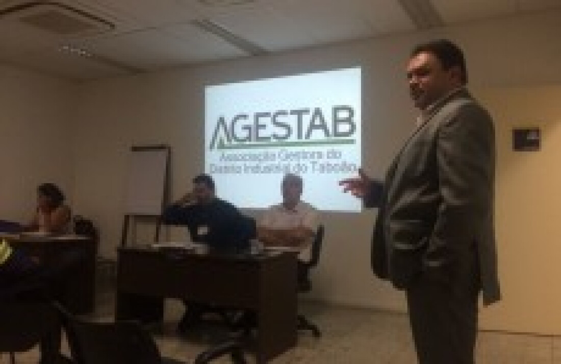 Damasio prestigia reunião da Agestab