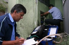 Cinco pessoas são multadas por 'gato' de água diariamente