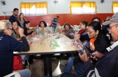 Prefeitura faz oficina de Natal com garrafas pet