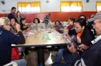 Prefeitura faz oficina de Natal com garrafas pet