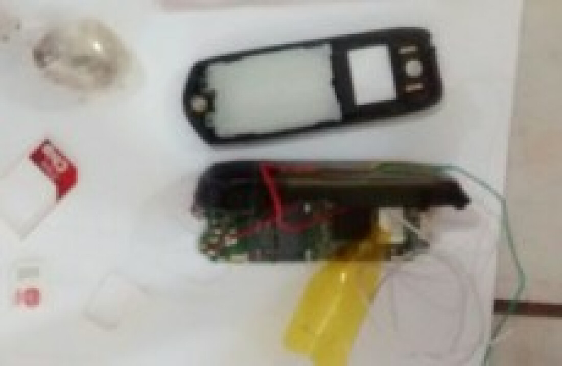 Visitante é detida com drogas e celular: