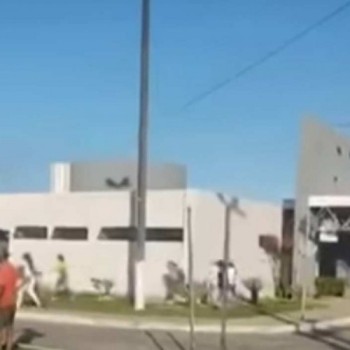 Incêndio em hospital deixa quatro mortos