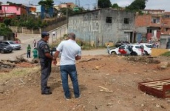 Operação impede invasão em área na Vila Margarida