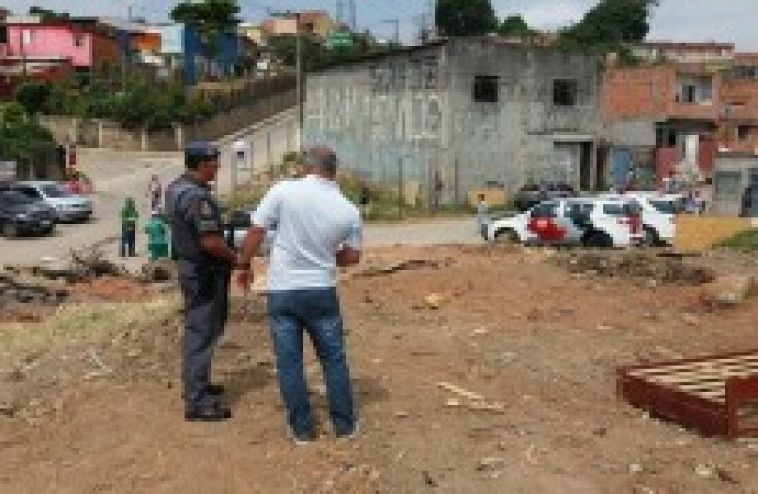 Operação impede invasão em área na Vila Margarida