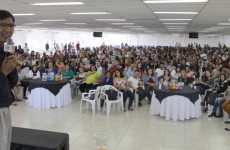 Mamoru prestigia evento com 1,5 mil professores