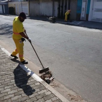 Parque Santa Rosa recebe mutirão de zeladoria