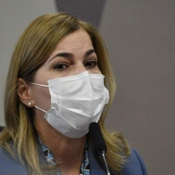 Mayra contradiz ex-ministro na CPI