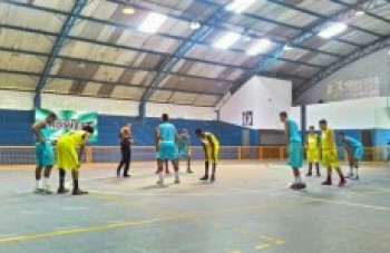 Arujá joga hoje rumo à classificação no Regional