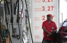 Preços nas bombas continuam iguais